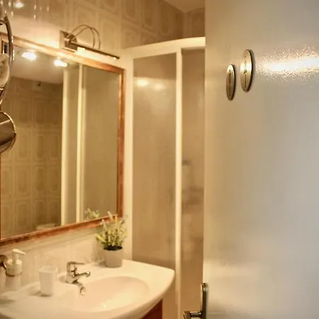 Holi-rent Carihuela Sunset Loft Daire