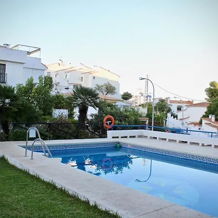 Holi-rent Carihuela Sunset Loft 公寓